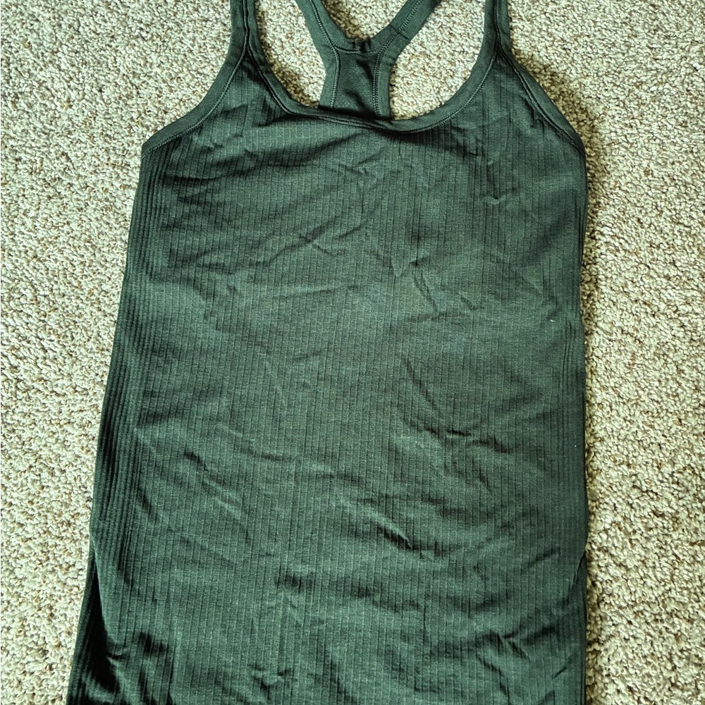 Lululemon ebb to tank size 4